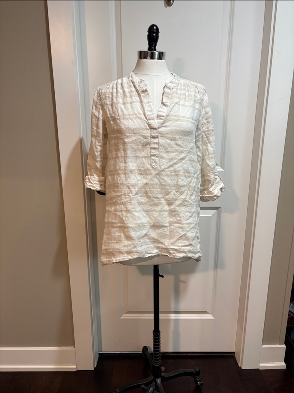 Ellen Tracy Cream Split-Neck Lightweight Tunic
